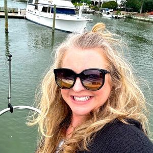 Meet your Posher, Lori